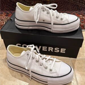 Converse Women's Chuck Taylor All Star Lift Platform